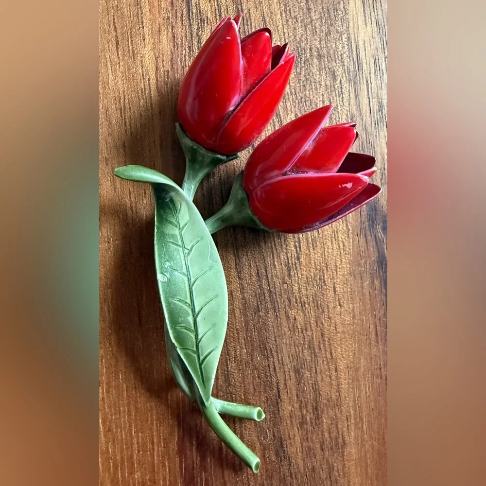 VTG MCM Metal Tulip Flower Pin Spring Red and Green Floral Brooch